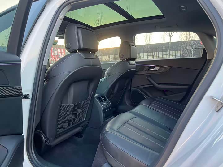 Фото 7 - Audi A4L