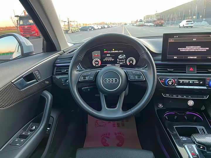 Фото 9 - Audi A4L