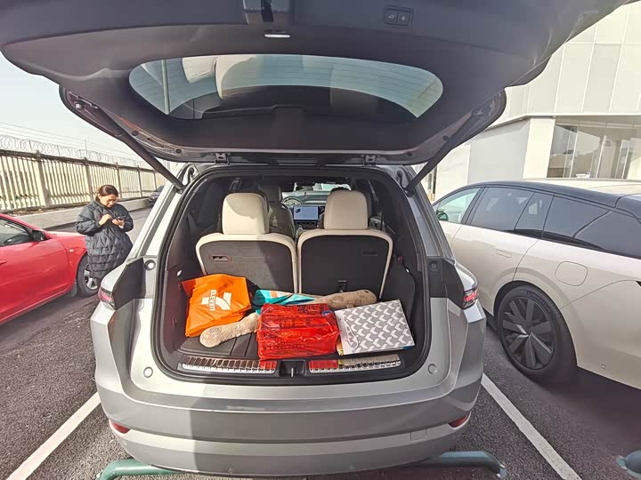 Фото 11 - LiXiang L9