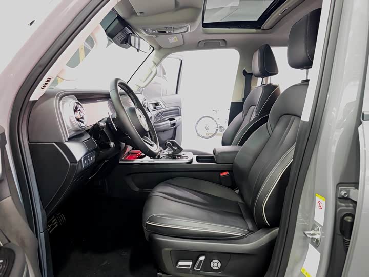 Фото 12 - Tank 300