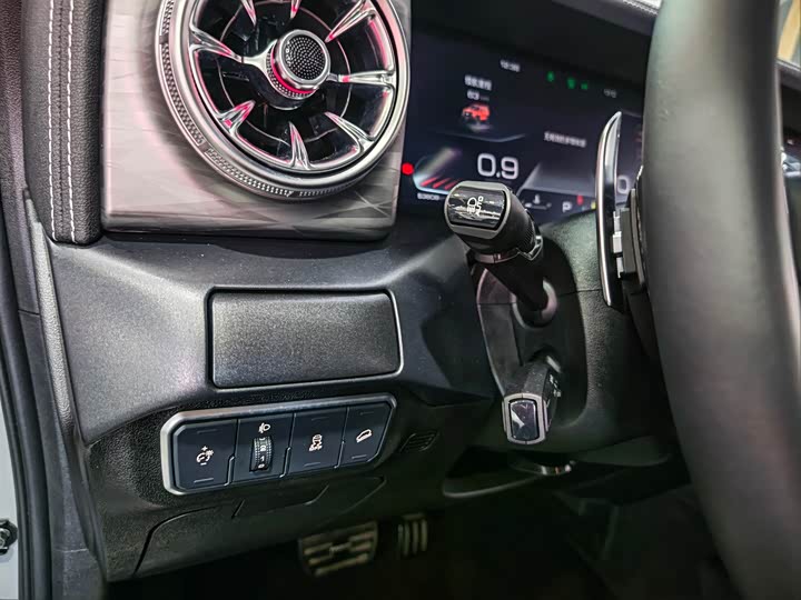 Фото 13 - Tank 300