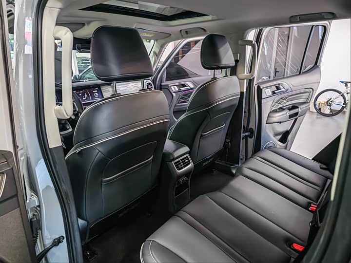 Фото 17 - Tank 300