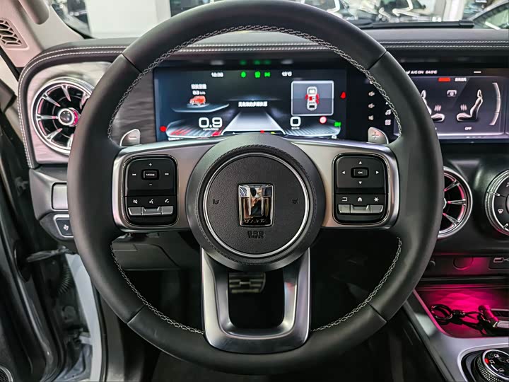 Фото 7 - Tank 300