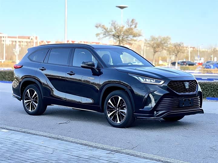 Фото 3 - Toyota Crown Kluger