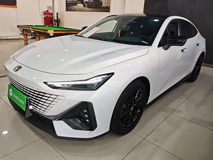 Фото 2 - Changan UNI-V