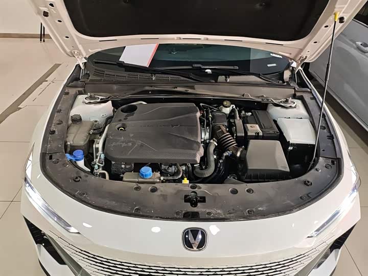 Фото 20 - Changan UNI-V