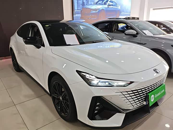 Фото 4 - Changan UNI-V