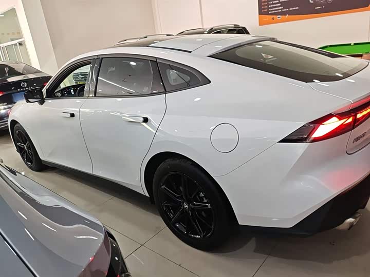 Фото 5 - Changan UNI-V