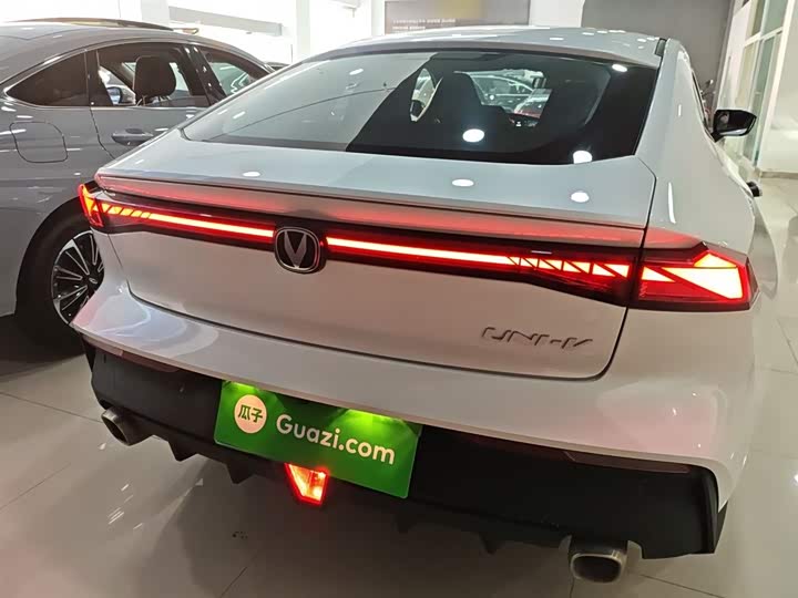 Фото 6 - Changan UNI-V