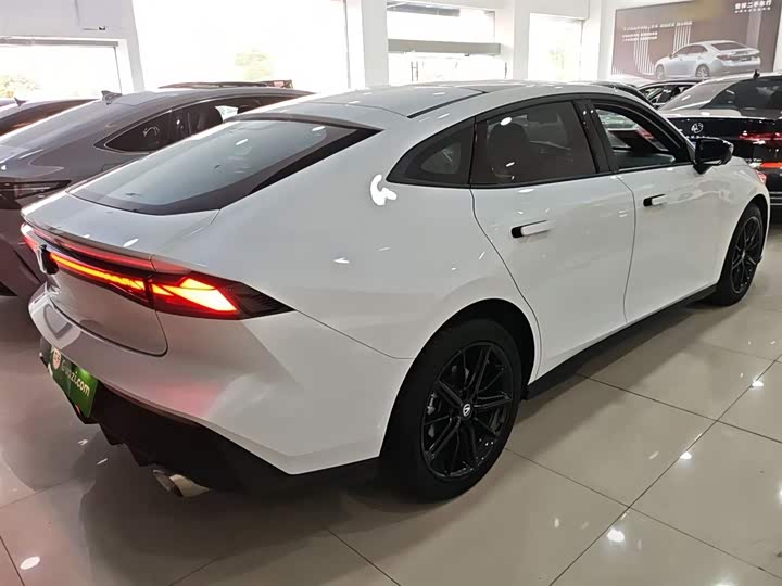 Фото 7 - Changan UNI-V