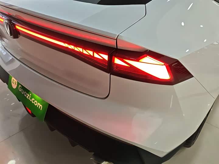 Фото 8 - Changan UNI-V