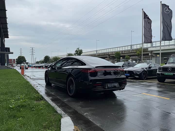 Фото 17 - Mercedes-Benz EQS AMG