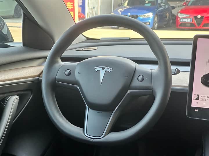 Фото 7 - Tesla Model 3
