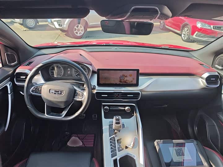 Фото 10 - Geely Coolray