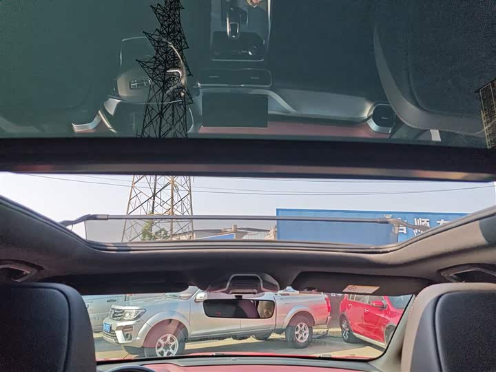 Фото 18 - Geely Coolray