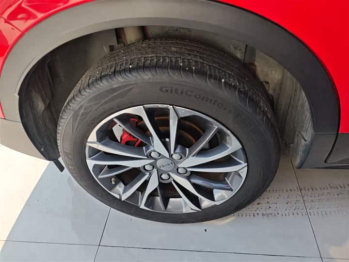 Фото 26 - Geely Coolray