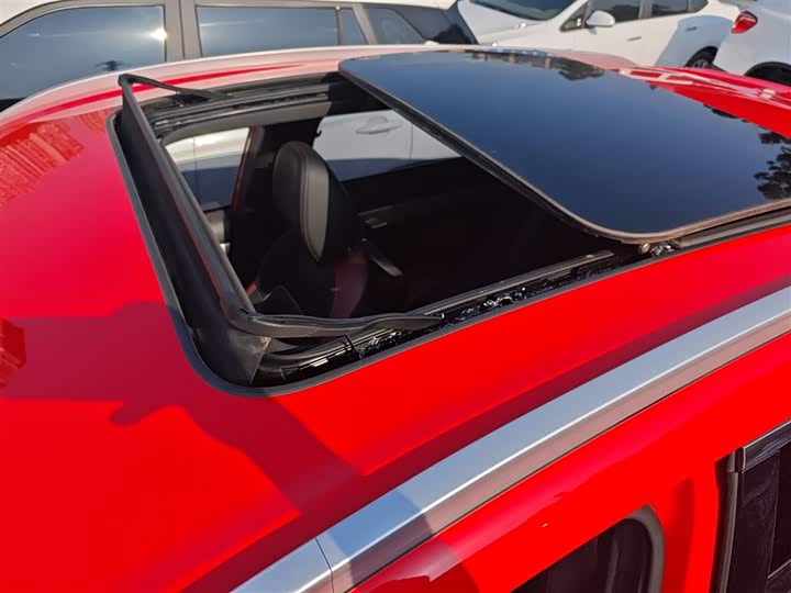 Фото 27 - Geely Coolray