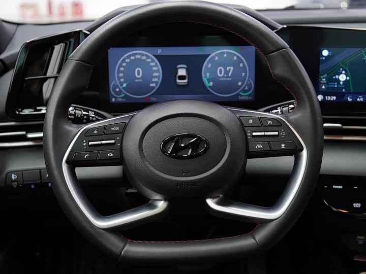 Фото 13 - Hyundai Elantra N line