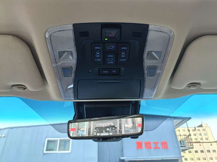 Фото 25 - Toyota Alphard