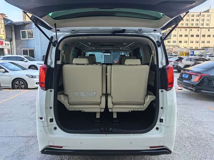 Фото 27 - Toyota Alphard