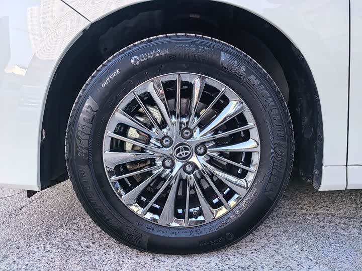 Фото 31 - Toyota Alphard