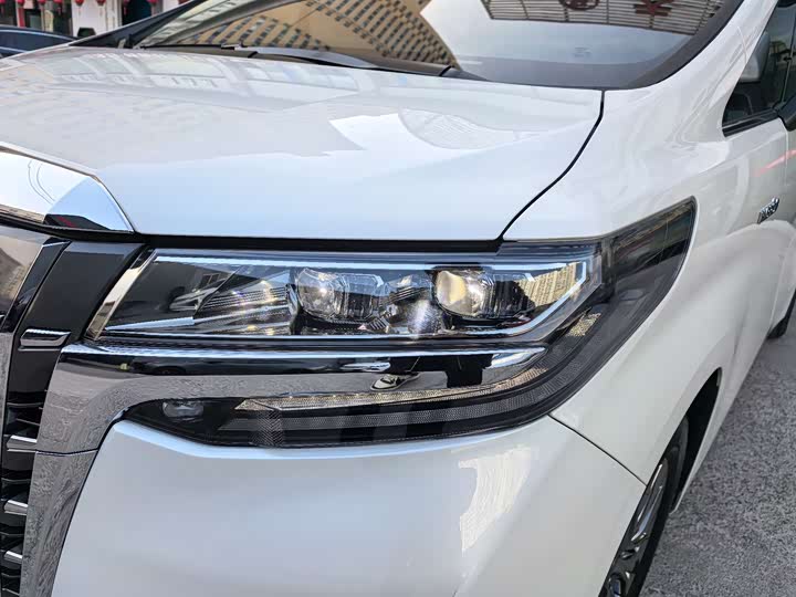 Фото 32 - Toyota Alphard