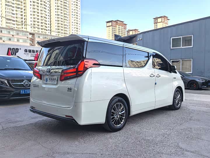 Фото 5 - Toyota Alphard