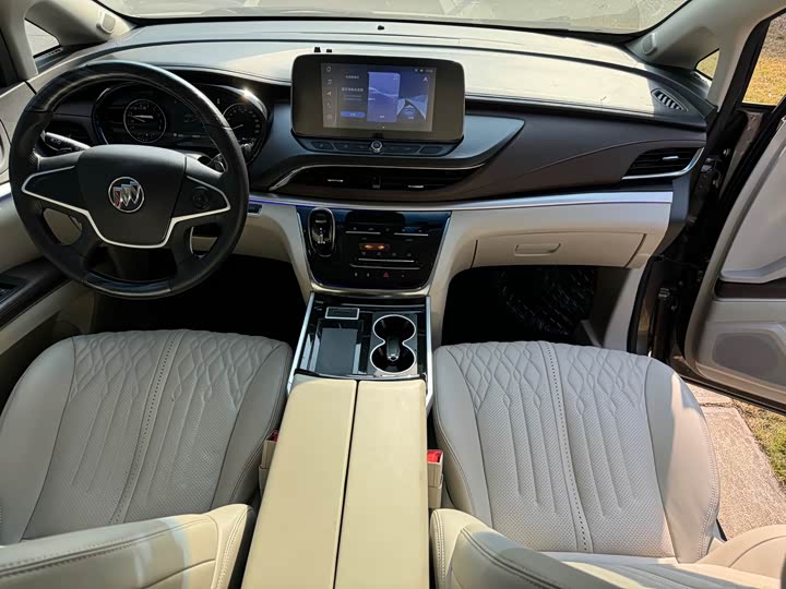 Фото 6 - Buick GL8 ES