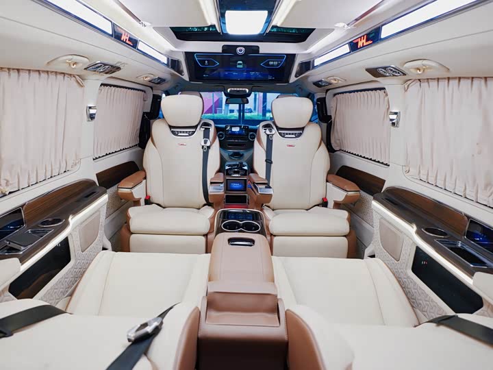 Фото 17 - Mercedes-Benz V-Class