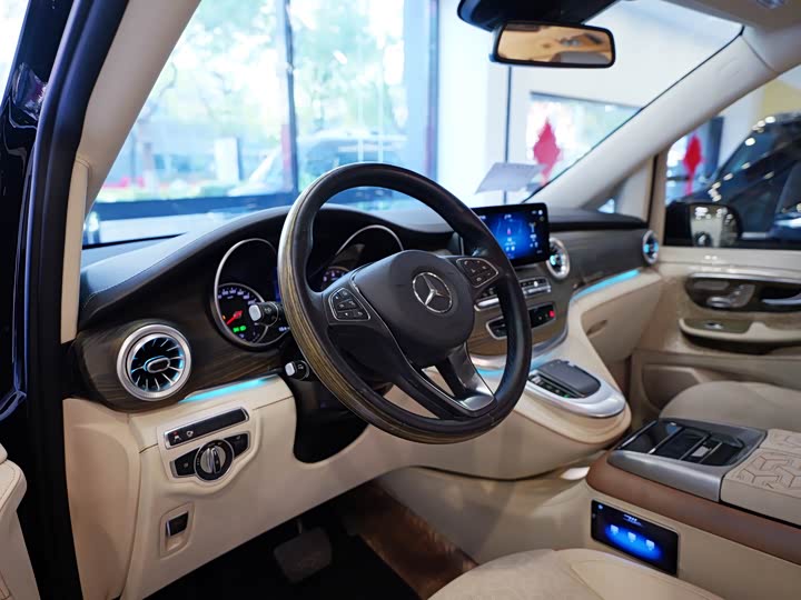 Фото 6 - Mercedes-Benz V-Class