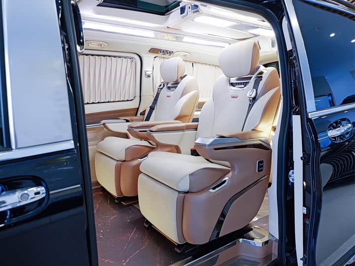 Фото 9 - Mercedes-Benz V-Class