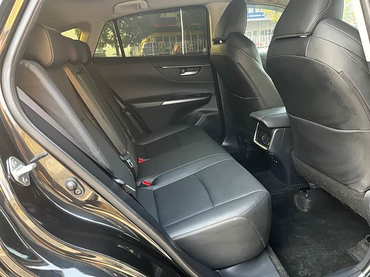 Фото 11 - Toyota Venza