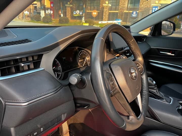 Фото 14 - Toyota Venza