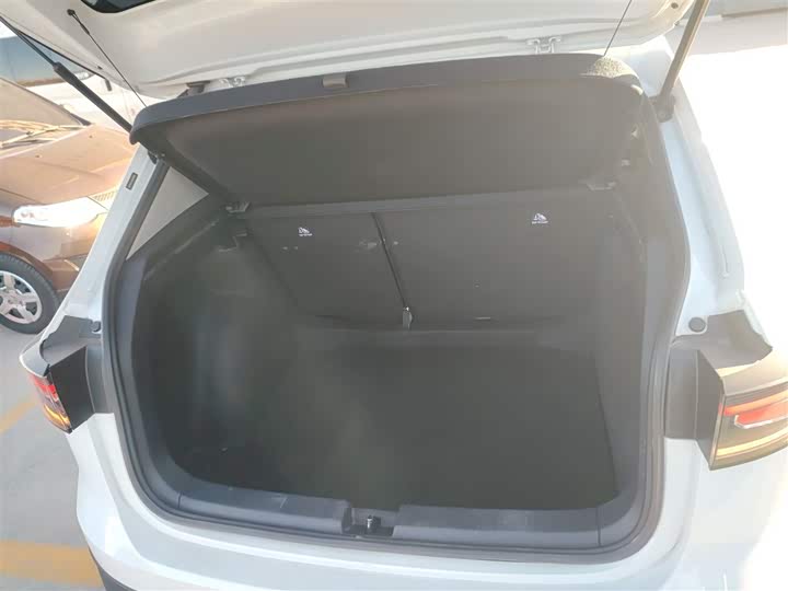 Фото 19 - Volkswagen Tharu