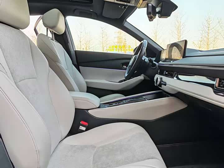 Фото 28 - Honda Inspire Hybrid