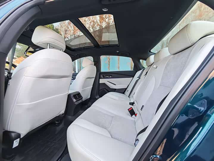 Фото 35 - Honda Inspire Hybrid