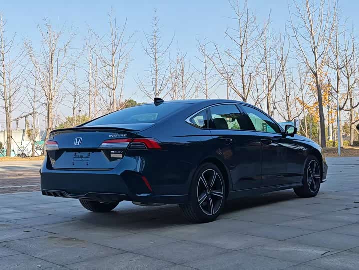 Фото 4 - Honda Inspire Hybrid