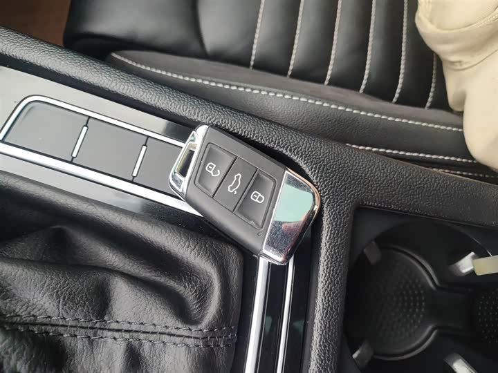 Фото 9 - Volkswagen Magotan