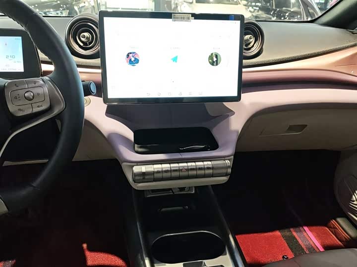 Фото 13 - BYD Dolphin