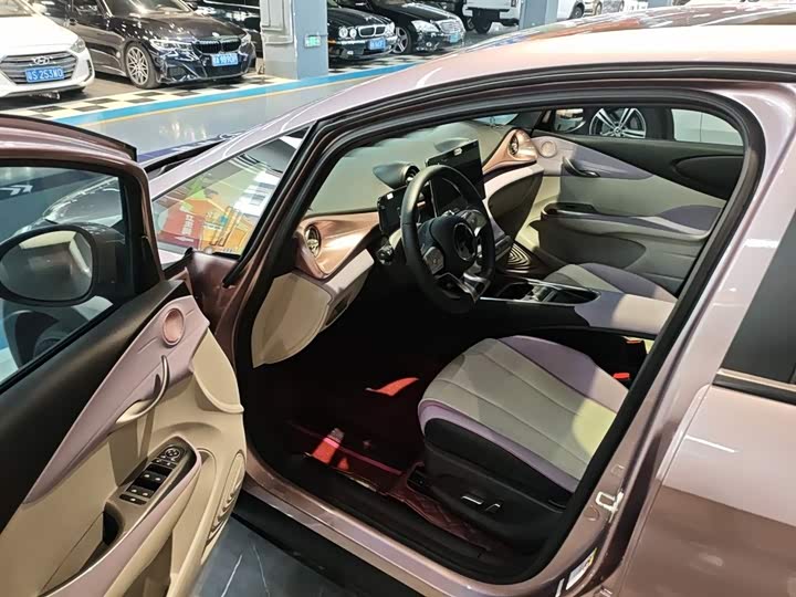 Фото 16 - BYD Dolphin