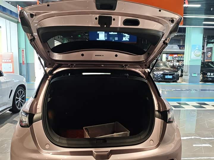 Фото 19 - BYD Dolphin