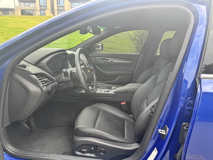 Фото 8 - Cadillac CT5