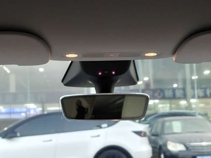 Фото 15 - Tesla Model Y