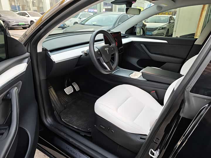 Фото 8 - Tesla Model Y