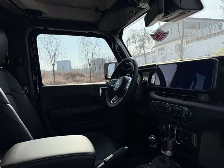 Фото 8 - Jeep Wrangler