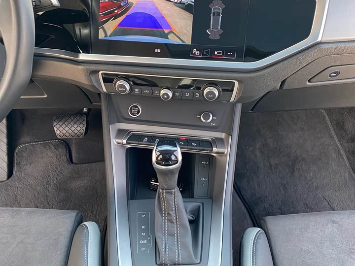 Фото 12 - Audi Q3