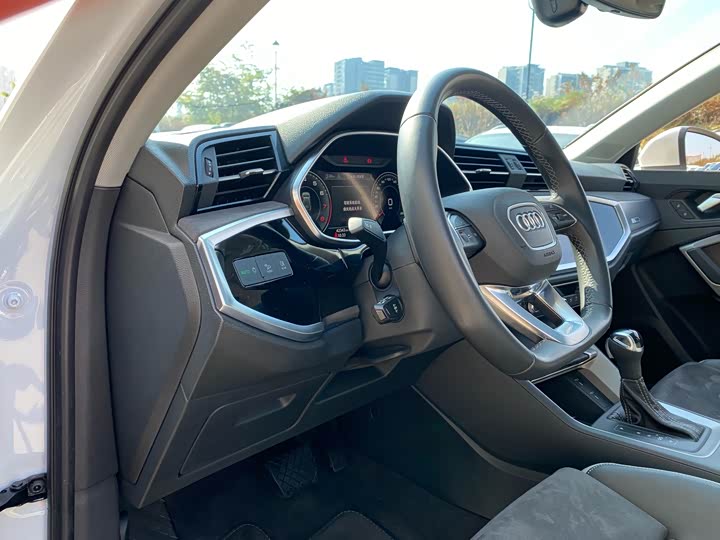 Фото 14 - Audi Q3