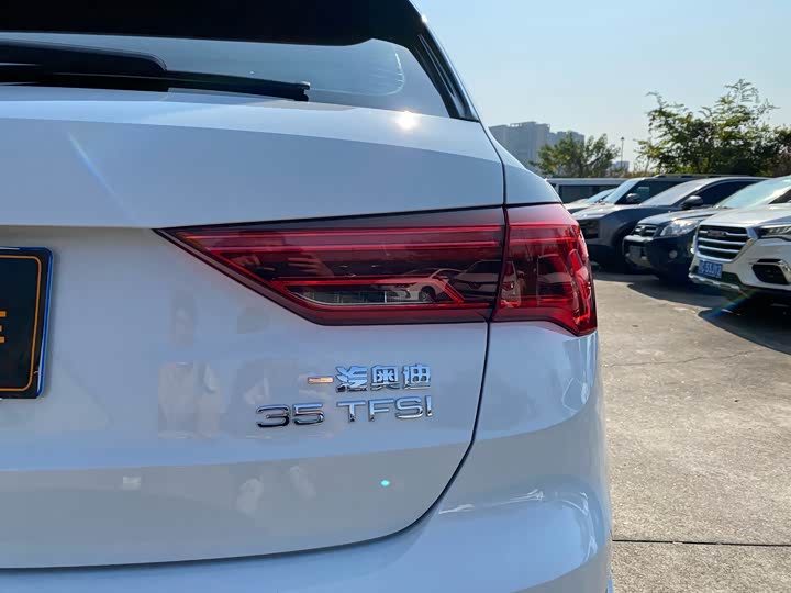 Фото 19 - Audi Q3