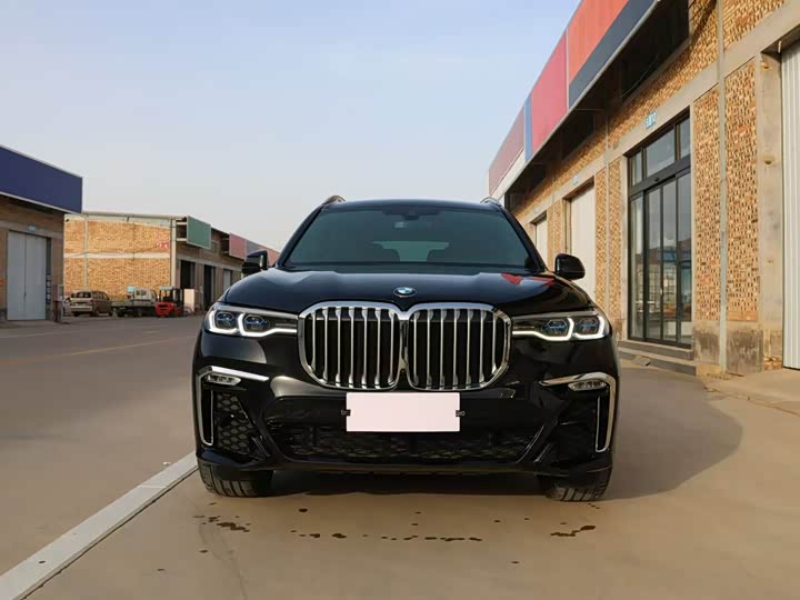 Фото 2 - BMW X7