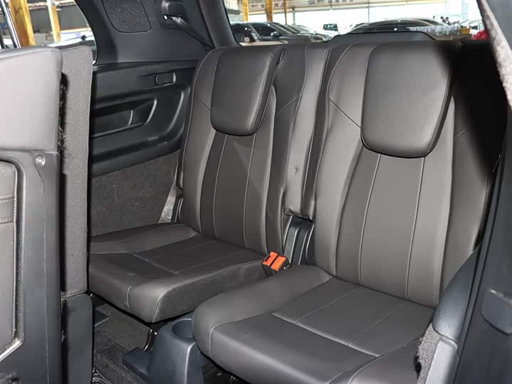 Фото 11 - Mercedes-Benz GLB-Class